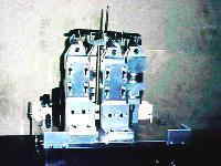 半自動型プラスッチクモールドゲートカッター